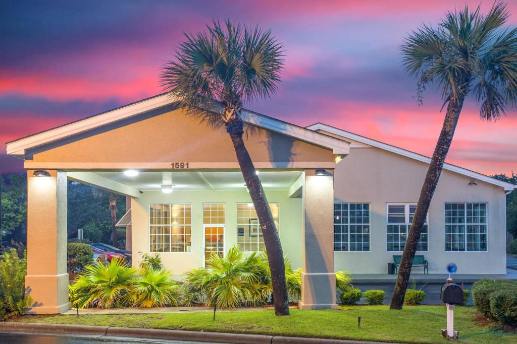 SureStay Hotel by Best Western North Myrtle Beach - image 2