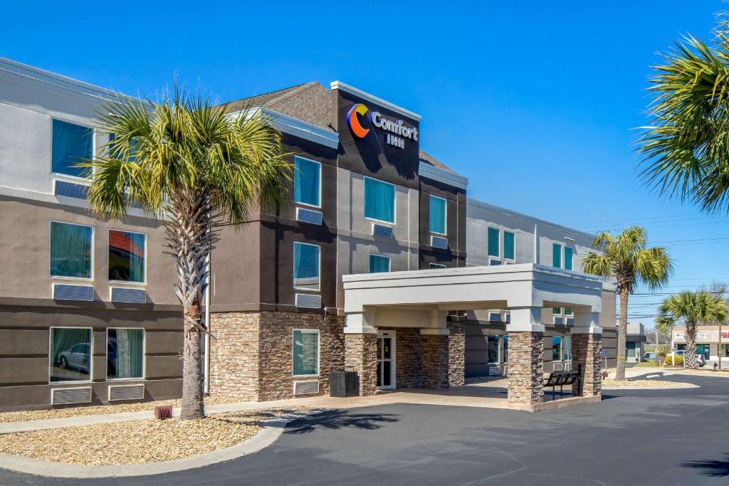 Comfort Inn N Myrtle Beach Barefoot Landing - main image