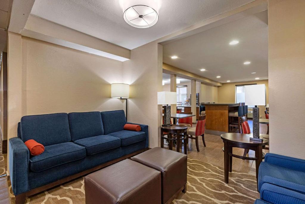 Comfort Inn N Myrtle Beach Barefoot Landing - image 5