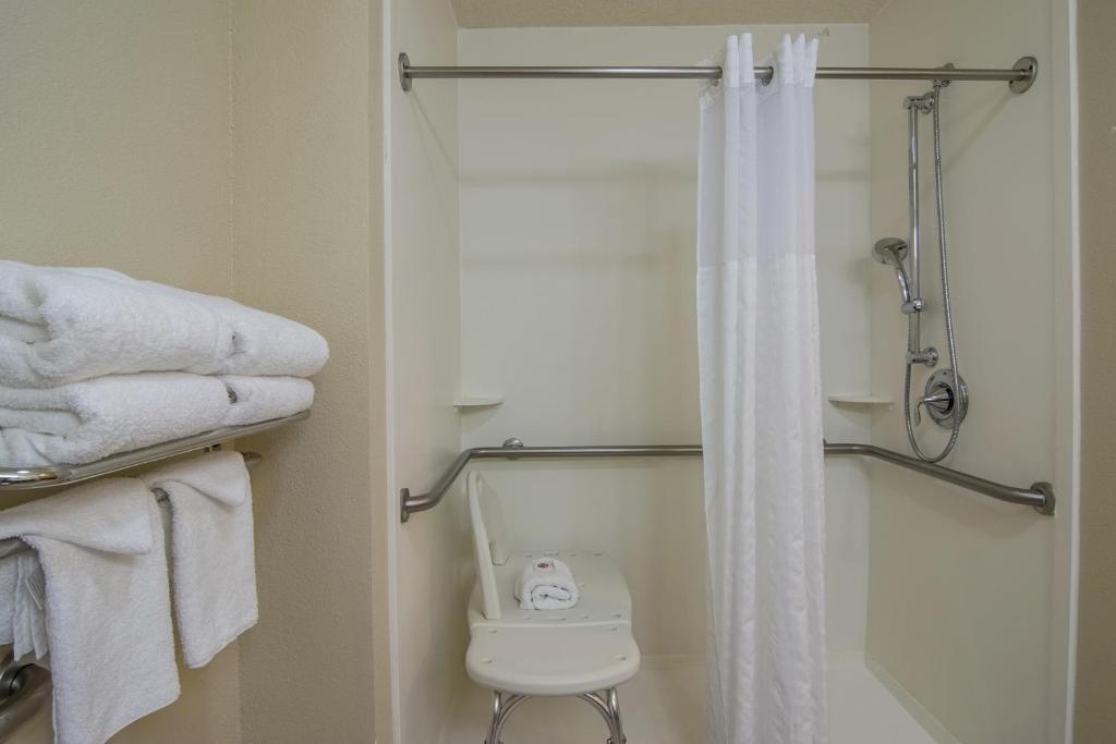 Baymont by Wyndham North Myrtle Beach - image 3