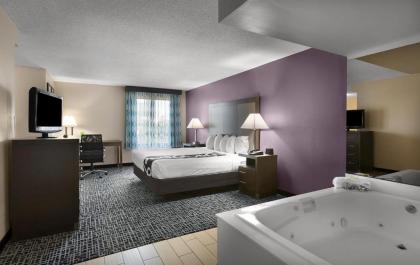 La Quinta Inn by Wyndham North Myrtle Beach - image 4