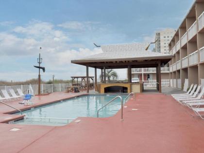 Castaway Beach Inn & Swim Up Bar - image 4