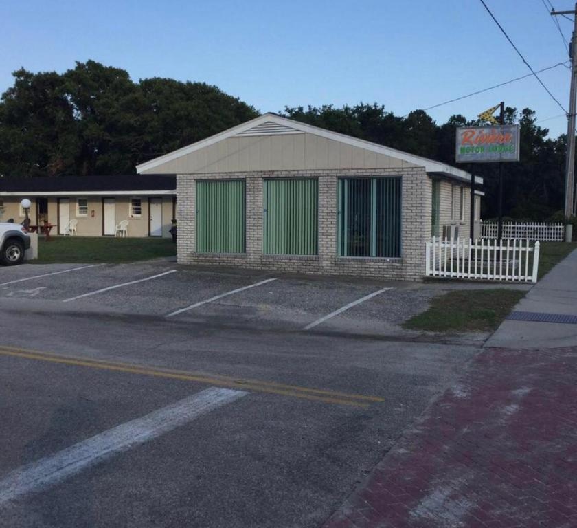 Riviera Motor Lodge - main image
