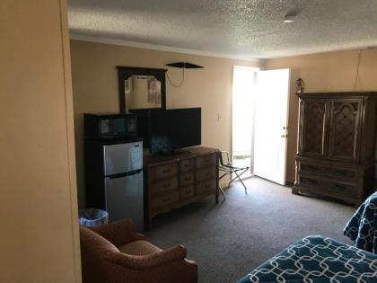 Riviera Motor Lodge - image 3