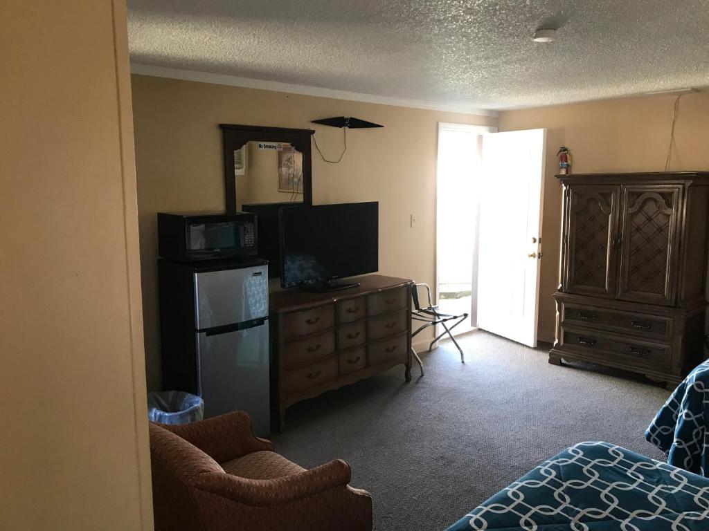 Riviera Motor Lodge - image 3