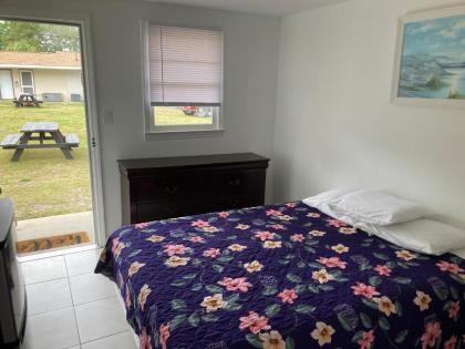Riviera Motor Lodge - image 7