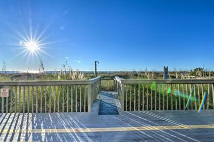 Oceanfront Condo with Deck and Beach Access