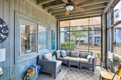 Charming Condo - 3 Miles to Cherry Grove Beach!