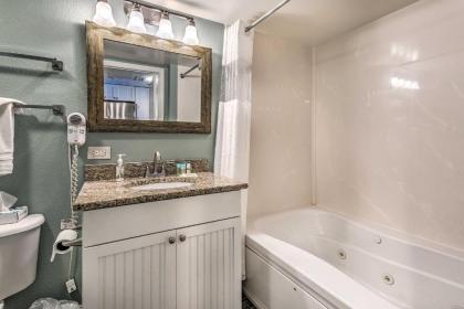 N Myrtle Beach Condo with Ocean View and Lazy River! - image 13
