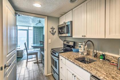 N Myrtle Beach Condo with Ocean View and Lazy River! - image 8