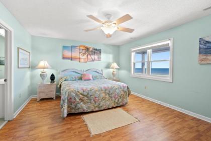 Blue Hawaii - image 6