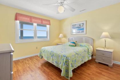 Blue Hawaii - image 9
