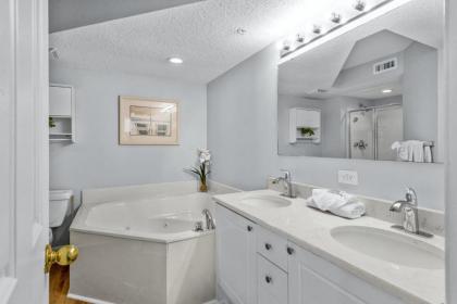 Ocean Bay Club 807 - Naturally beautiful unit with a recliner and indoor pool - image 11