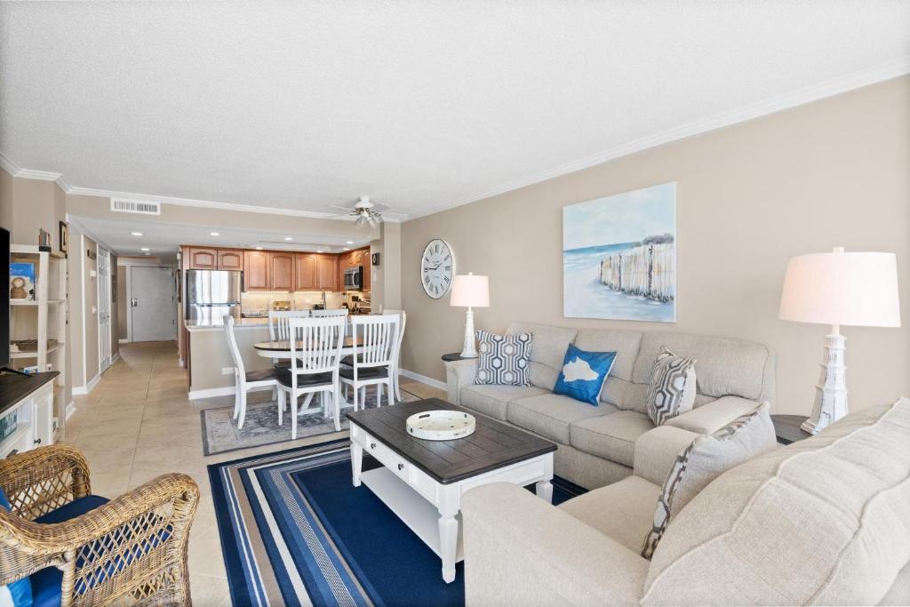 Ocean Creek C10 - 3 Bedroom condo with access to volleyball court and restaurant plus pools - image 3