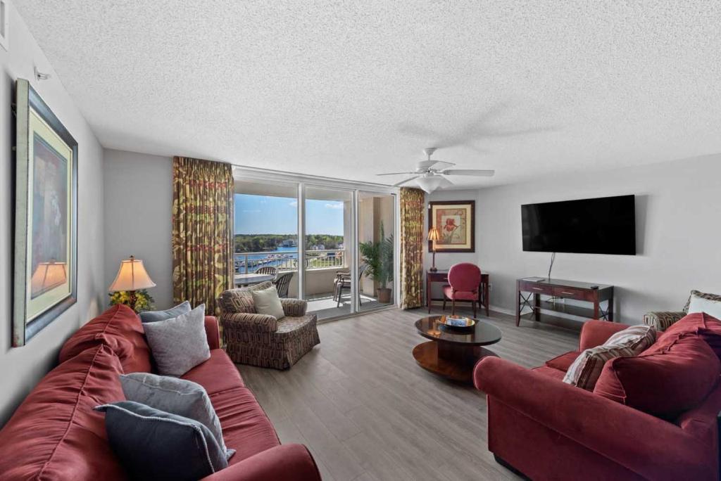 Yacht Club Villas 1004 - Large elegant condo with waterway view and an onsite day spa - main image