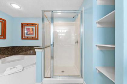 Yacht Club Villas 1004 - Large elegant condo with waterway view and an onsite day spa - image 13