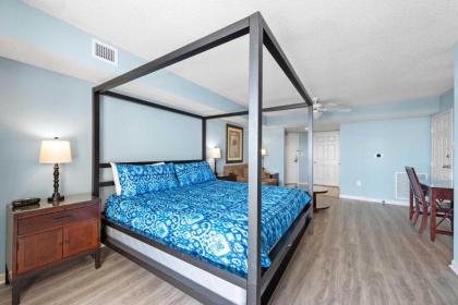 Yacht Club Villas 1004 - Large elegant condo with waterway view and an onsite day spa - image 8