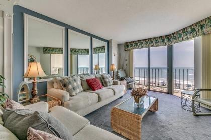 Summit 3B   Wonderful 3rd floor oceanfront condo with access to an outdoor pool