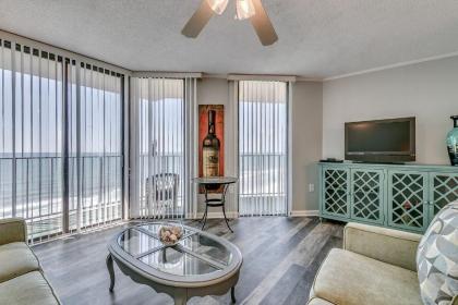 Summit 7F   Open and bright oceanfront condo with access to an outdoor pool