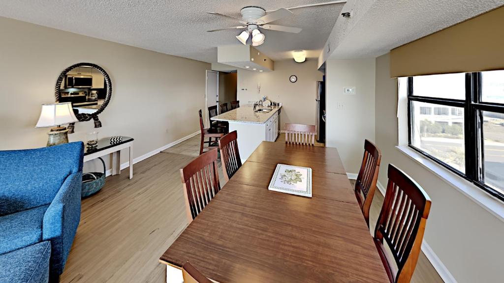 Oceans 504 2BR 2BA Oceanfront Condo - image 4