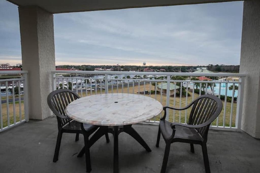 Barefoot Yacht Club Tower 1 504 4BR Condo - image 5