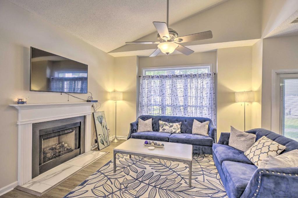 North Myrtle Beach Townhome with Community Pool - image 2