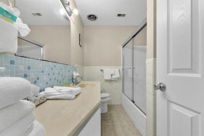 Viagem Bright 2BR Parking 1 Block to the Beach - image 15