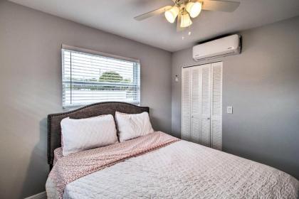 Pet-Friendly Palm Beach Pad - 1 Mi to Ocean! - image 11