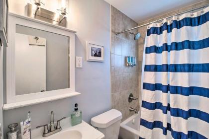Pet-Friendly Palm Beach Pad - 1 Mi to Ocean! - image 13