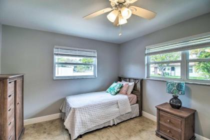 Pet-Friendly Palm Beach Pad - 1 Mi to Ocean! - image 15