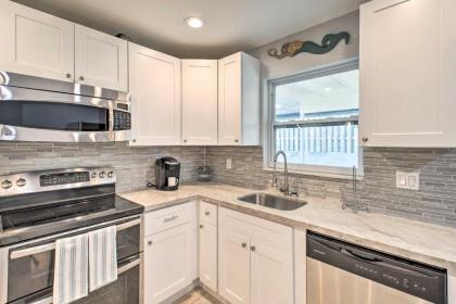 Coastal Townhome with Patio about 2 Mi to Beach! - image 11