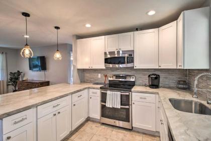 Coastal Townhome with Patio about 2 Mi to Beach! - image 12