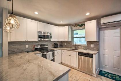 Coastal Townhome with Patio about 2 Mi to Beach! - image 9