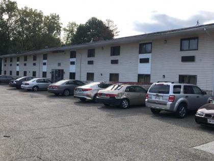 Economy Inn North Randall - image 13