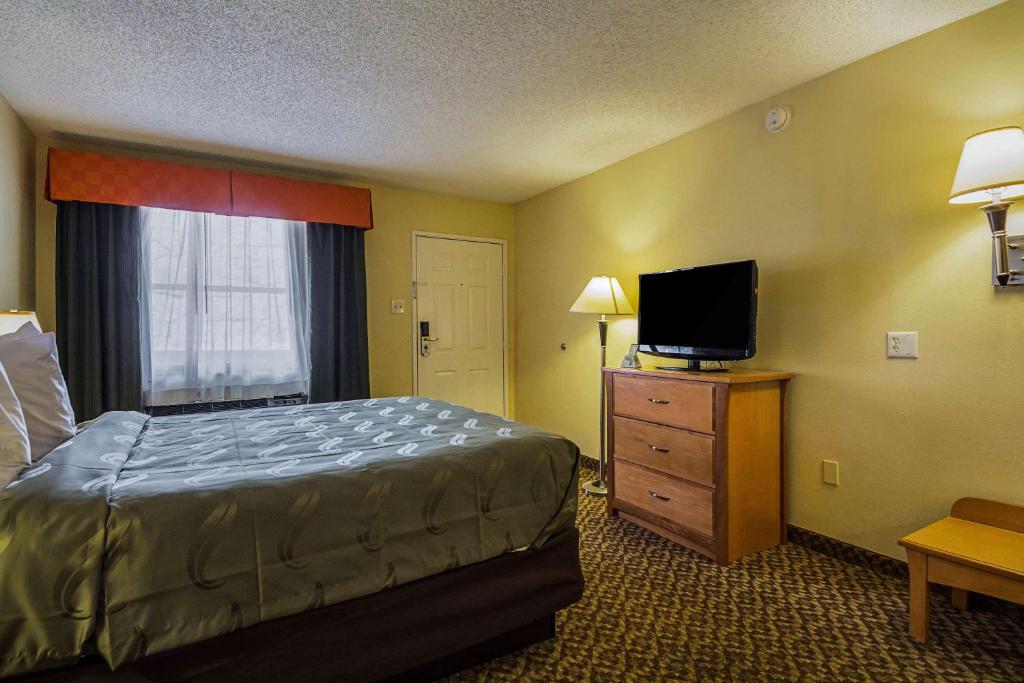Quality Inn & Suites North Richland Hills - image 6