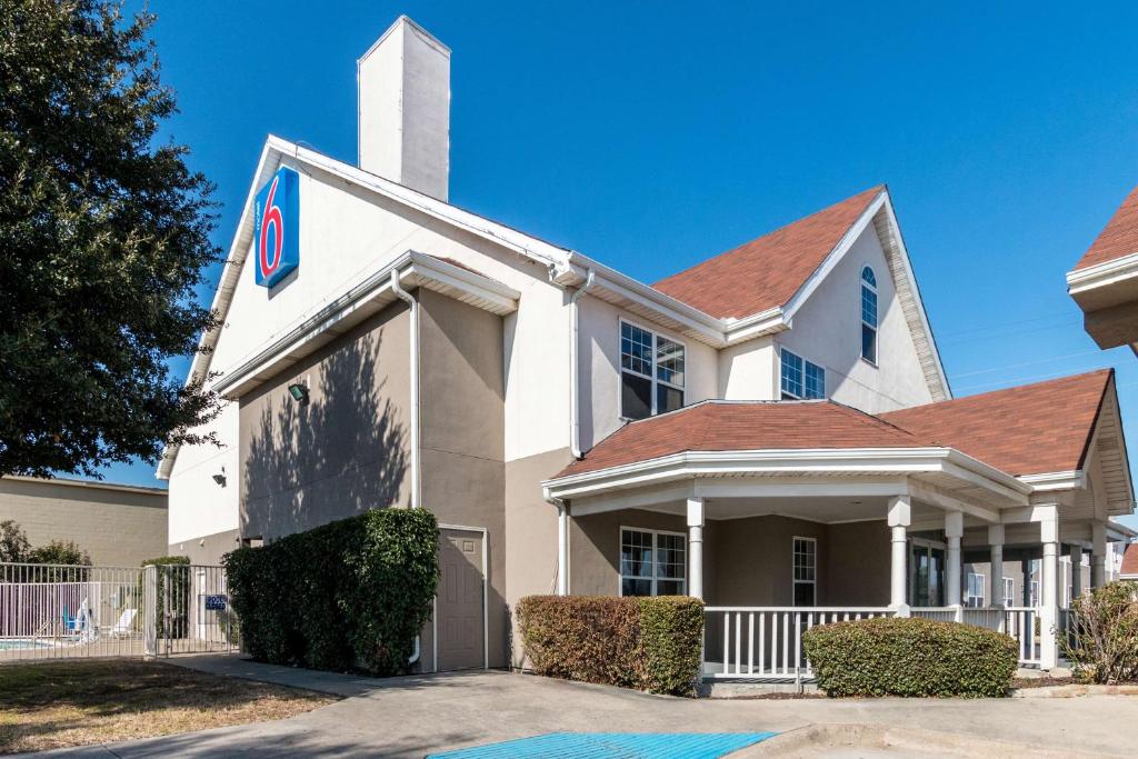 Motel 6-North Richland Hills TX - NE Fort Worth - image 3