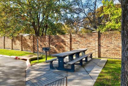 Studio 6-North Richland Hills TX - Fort Worth - image 9