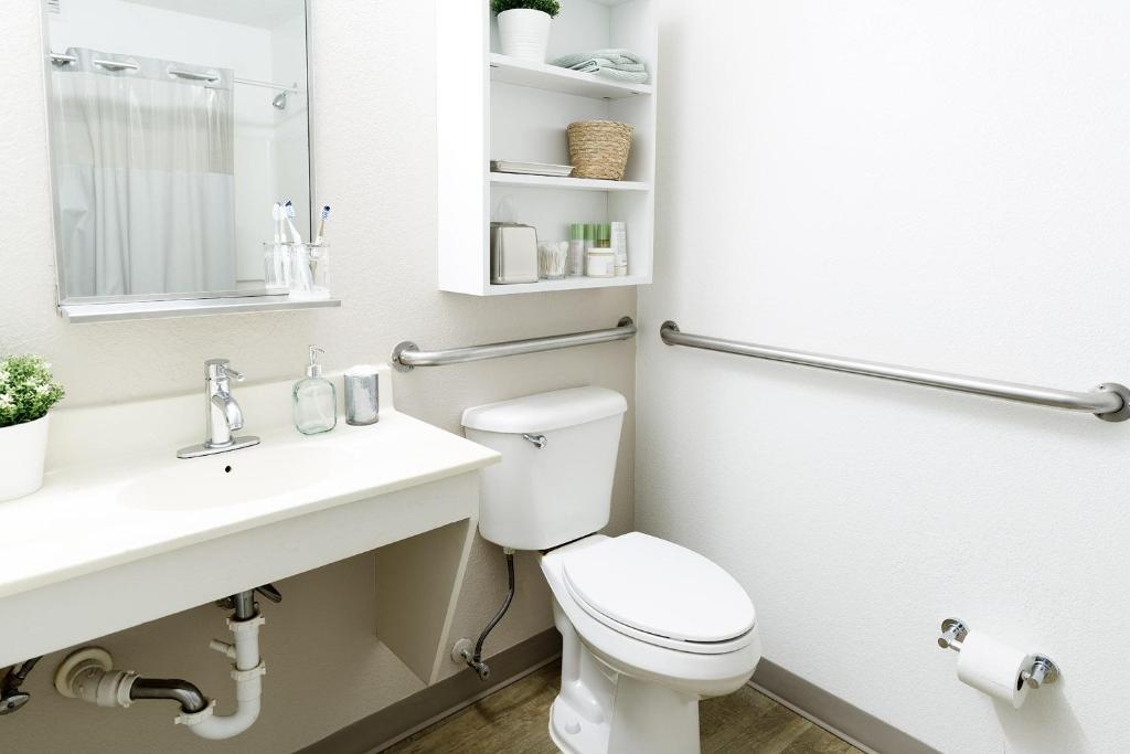 InTown Suites Extended Stay Dallas TX - North Richland Hills - image 6