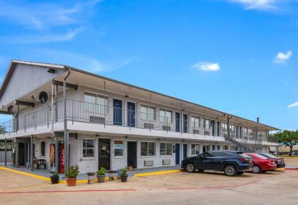 Knights Inn North Richland Hills - image 3