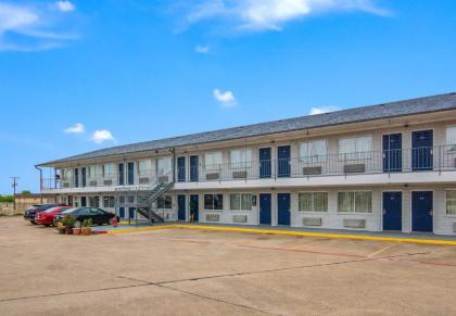 Knights Inn North Richland Hills - image 4