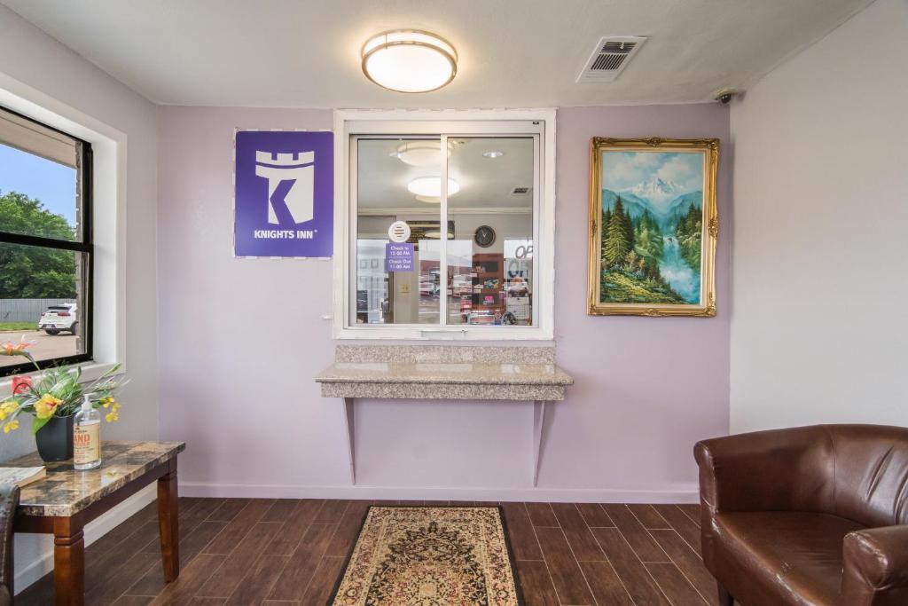 Knights Inn North Richland Hills - image 7