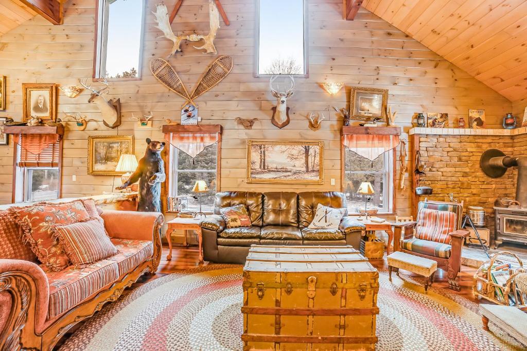 The Bear Lodge - image 5