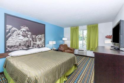 Super 8 by Wyndham North Sioux City - image 12