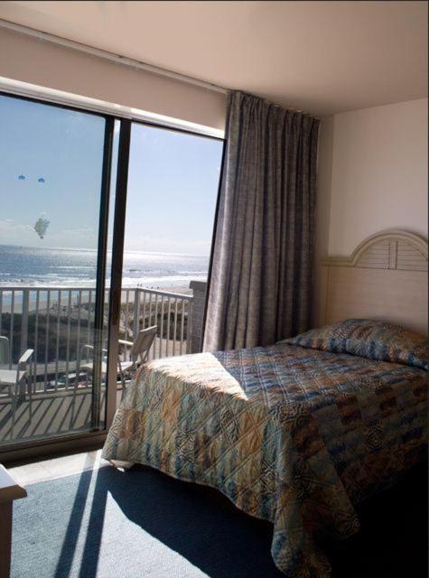 Acropolis Oceanfront Resort - image 2