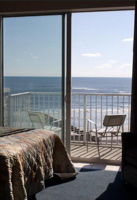 Acropolis Oceanfront Resort - image 5