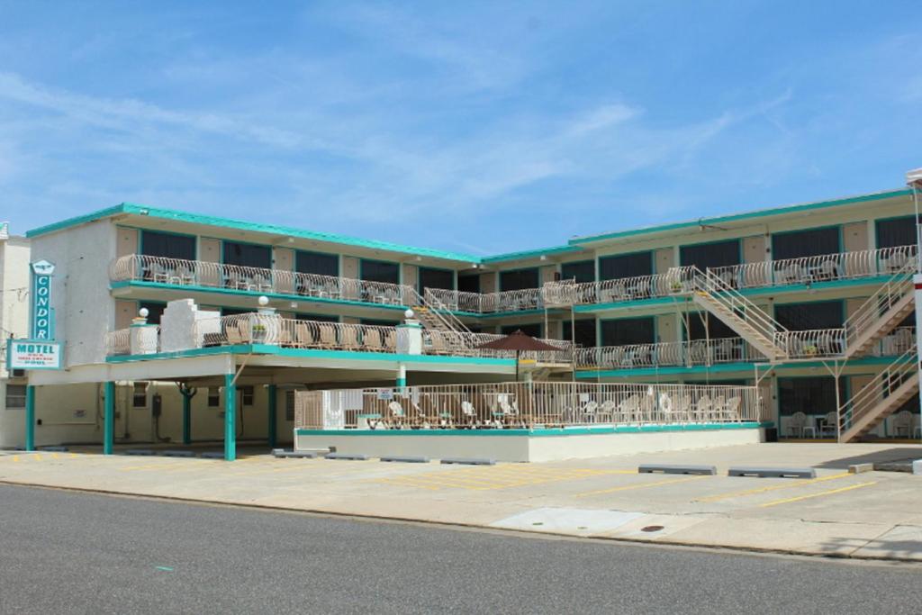 Condor Motel - Beach Block - main image