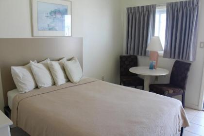 Condor Motel - Beach Block - image 3
