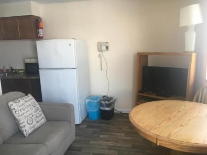 Surf Haven Motel - image 2