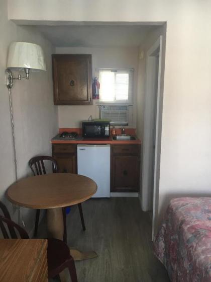 Surf Haven Motel - image 3