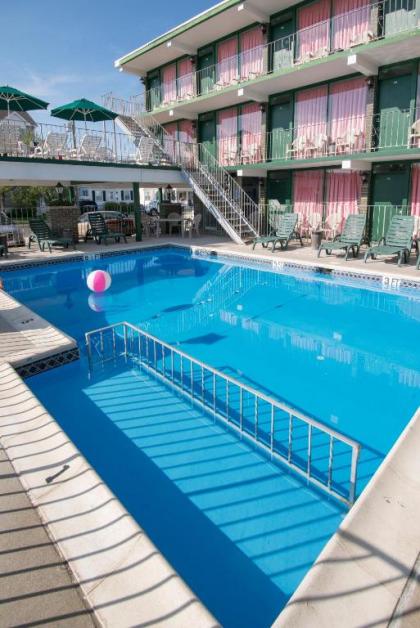Grecian Garden Motel - image 12